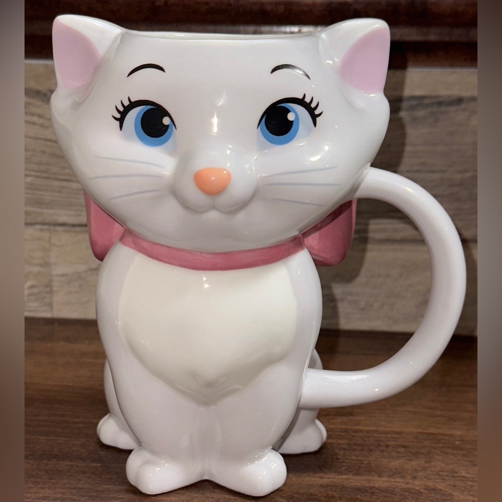 Super Cute 🥰 Disney Aristocats Marie Full Body Ceramic 3D Sculpted Mug - NEW